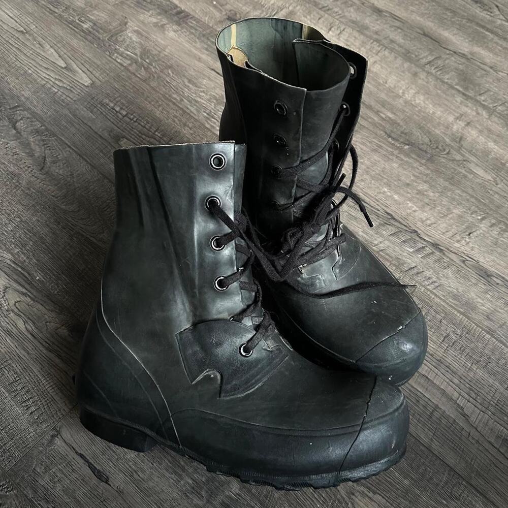 Vintage Chunky Extreme Cold Weather Black Rubber Military Army Bunny Boot